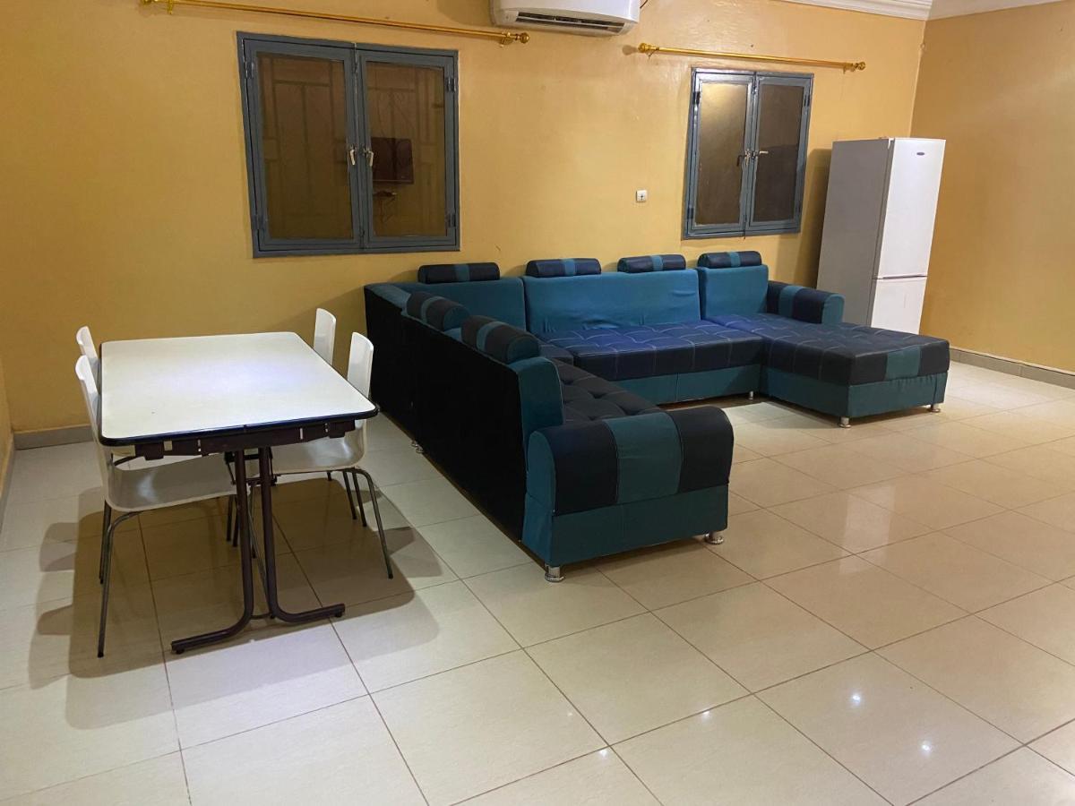 Villa Chambre B climatisée douche Cuisine salon Bamako Extérieur photo